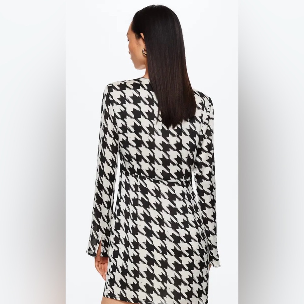 MANGO Committed Houndstooth Mini Dress Size 6 Long Sleeve Lined NWT - Picture 4 of 5
